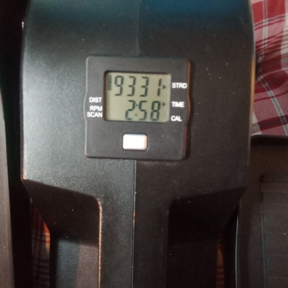 Cubbi excercise machine black with green on it. - Picture 2 of 4